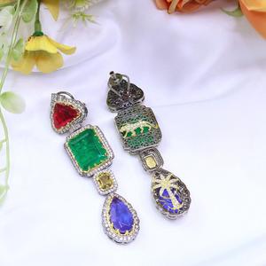 ต่างหูทองเหลืองชุบเงินประดับเพชร CZ ดีไซน์หรูหราทันสมัยสำหรับงานแต่งงานของผู้หญิง - Product Image 1