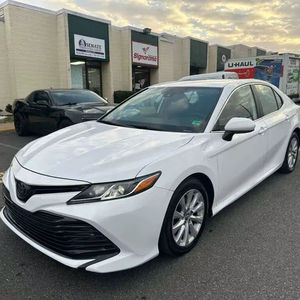 Toyota Camry L FWD Usado de 2019 - Product Image 1