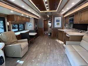 Camping-cars Tif-fin Phaeton 40 IH Bleu foncé d'occasion 2020 - Product Image 2