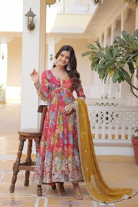Vestido de seda ruso con estampado digital de alta demanda de estilo moderno de calidad de exportación india con bordado Zari lentejuelas trabajo para la venta - Product Image 2