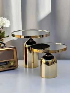 Soporte de pastel de metal único con base en espiral y tapa lisa, ideal para uso decorativo en fiestas, recepciones y cafés - Product Image 2