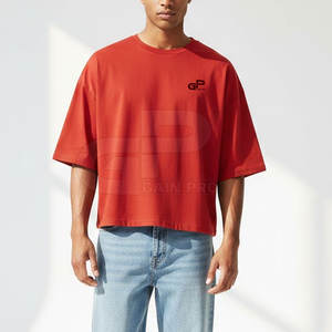 Camiseta de corte cuadrado inspirada en la moda para hombre, con tela amplia y cómoda y estilo informal atrevido. - Product Image 3