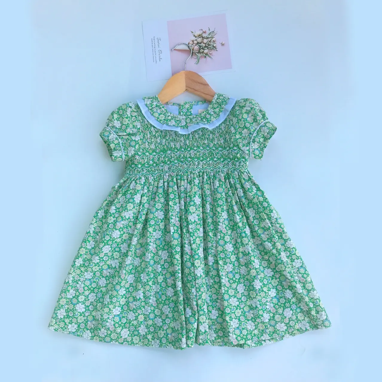 スモックグリーンAライングリーンドレス子供用プリンセスパーティードレス赤ちゃんの女の子に使用されるシックなロゴをカスタマイズVietNam製造 ..