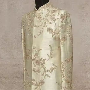 Elegante y hermosa colección 2024 pantalón Sherwani de seda cruda bordado con cuentas de cristal Resham Work de talla grande transpirable - Product Image 1