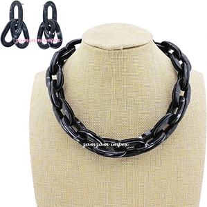 Collar de eslabones de doble capa de resina negra hecho a mano con diseño de cadena gruesa forma ovalada - Product Image 1