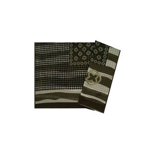 Pañuelo Rectangular de Poliéster Negro con Diseño Estampado - Product Image 1