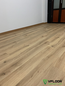 Revêtements de sol SPC, planches de vinyle Valinge 5G, revêtements de sol LVT, carreaux de vinyle de luxe fabriqués au Vietnam - Product Image 1