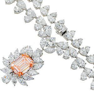 Collier Goutte de Déesse en Or Blanc 14K avec Émeraude Rose Vif Fantaisie de 10,00 Carats, Certifiée IGI, Clarté VS1, Cultivée en Laboratoire - Product Image 5
