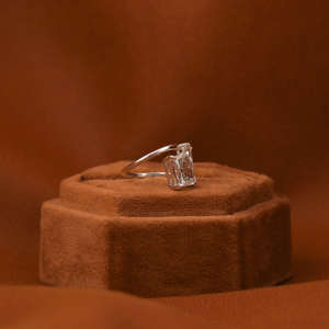 Anillo CVD de diamante cultivado en laboratorio de corte radiante de 2 unidades para mujer 4,30 TCW 14KT anillo de propuesta de oro blanco sólido con certificado IGI - Product Image 5