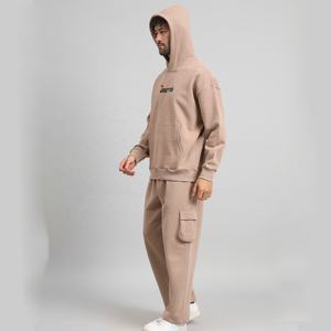 Conjunto deportivo de hombre con estampado de pantalla personalizado, chándal de 100% algodón sostenible con Sudadera con capucha y pantalones de chándal - Product Image 2