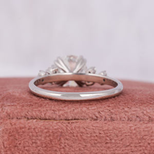 Anillo certificado IGI de diamante cultivado en laboratorio de corte chapado en oro sólido de 14KT para mujer, propuesta de diseño Floral a la moda, estilo romántico de lujo - Product Image 4