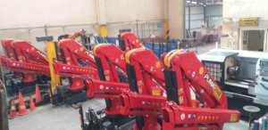 Grúa montada en camión de 3 toneladas de alta calidad, Construcción fuerte, mejor momento de carga, pluma de nudillo hidráulica de 50 toneladas, rodamiento de Motor fuerte - Product Image 5