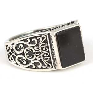 Bague rectangulaire pour homme en argent sterling 925, pierre onyx noir sertie clos, plaqué rhodium, bijoux pour usage quotidien, certifiée IGI - Product Image 1