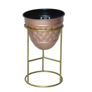 Ensemble de trois supports de plantes de jardin en fer peint en métal martelé patiné Pots de fleurs design élégants pour la décoration de Noël en plein air à la maison - Product Image 5