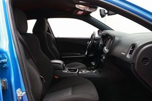 Usado 2023 D-o-d-g-e Char_g_er G_T RWD - Product Image 2