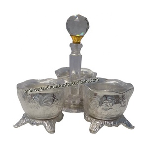 Bol de service en forme de Handi plaqué argent en métal de qualité supérieure avec support et cuillère à des fins de cadeau pour l'anniversaire de mariage Diwali - Product Image 4