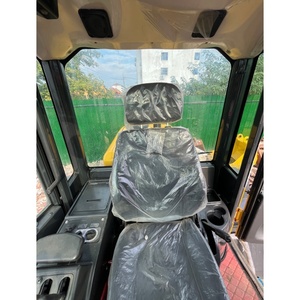 Chargeuse sur pneus Komatsu WA320-5 d'occasion d'origine japonaise en stock, bon état, pour travaux de terrassement et de construction - Product Image 6