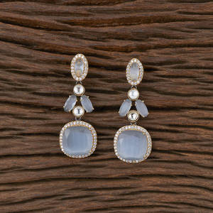 Boucle d'oreille classique Kundan de la dernière conception du marché avec placage noir disponible à un prix raisonnable - Product Image 1