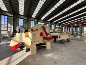 <strong>High</strong> <strong>Output</strong> Stable Work Wood Logs Chipper Chinese Popular Design with New Large Motor Engine Gear Pump - Product Image 2