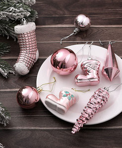 Ornements d'arbre de Noël roses magnifiquement faits à la main Décoration Ornements de Noël assortis Nativité Ensemble d'ornements d'arbre de Noël - Product Image 1