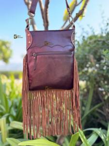 Bolso de Hombro de Cuero Vacuno con Flecos, Diseño Artesanal, Estilo Bohemio, Vintage, Hecho a Mano - Product Image 4