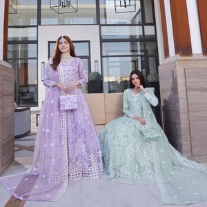 ชุดเดรสผ้าพานาจาบิสถานปักลายสำหรับผู้หญิงชุดสูทสำหรับเจ้าสาวจากปากีสถานดีไซน์เนอร์ของปากีสถานโดย motis Fashion VOL zareen - Product Image 6