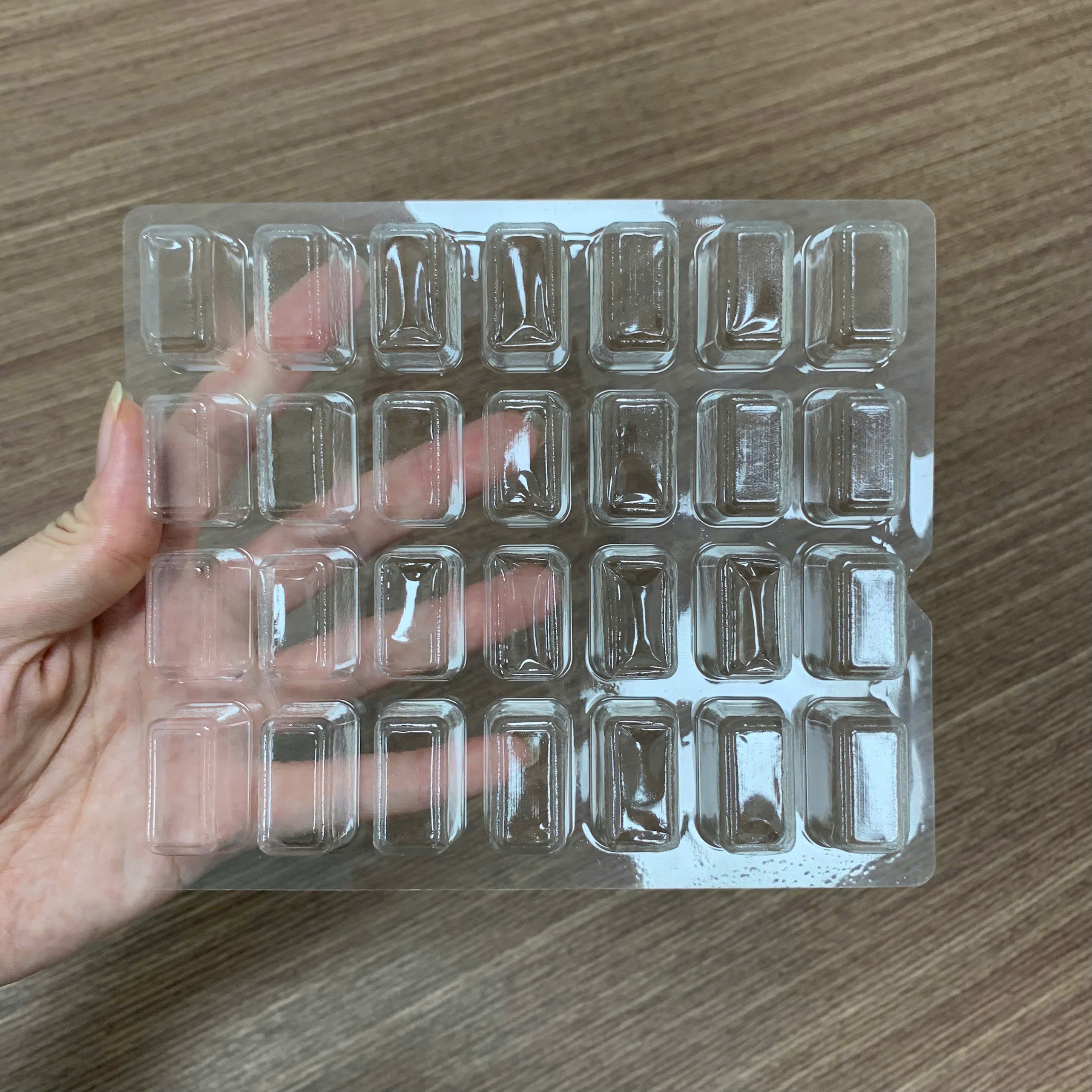 โปร่งใส