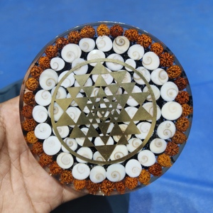 Orgone Gomti Chakra Rudraksha Sous-verre rond Orgone Energy Crystal Plate Agate Coaster For Drinking Stand All Day Using - Product Image 1