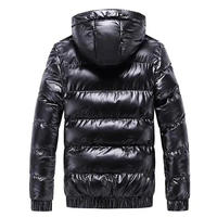 High Street 2025 Chaquetas acolchadas de poliéster impermeables para hombres Diseño personalizado con Abrigo con capucha Servicio OEM de Pakistán