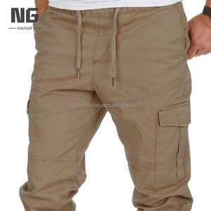 Pantalones Cargo Elegantes para Hombre con Bolsillos Prácticos y Ajuste Cómodo - Product Image 2