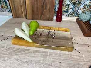Tabla de Cortar de Madera de Resina de Grano Resistente con Madera de Acacia y Madera de Mango Diseñada para la Confiabilidad en la Cocina - Product Image 2