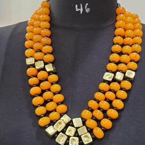 Collares de cuentas de resina hechos a medida hechos con cuentas de latón ideales para diseñadores de accesorios de moda y joyerías en la tienda - Product Image 1