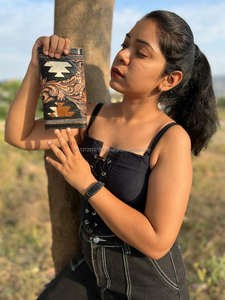 Nuevo Western Stylish Hair On Hide Color Tooled Fur Leather Clutch Mujeres Monedero diseñado Venta caliente Tooled Leather Unique Wallet - Product Image 5