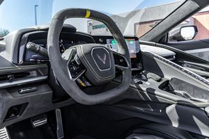 USADO LHD/RHD 2022 CHEVROLET CORVETTE STINGRAY CONVERTIBLE C8.R CHAMPIONSHIP EDITION - Product Image 4