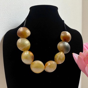 Collier de disque de corne de buffle naturel fait à la main Cadeau chrétien Déclaration Chunky Perlé Bijoux tribaux de luxe écologiques - Product Image 6