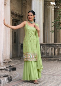 Traje Sharara DE TRABAJO bordado de Georgette de imitación pesado de último diseñador por Fab Zone - Product Image 4
