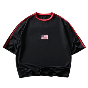 T-shirts décontractés respirants pour la saison estivale, nouveaux designs, imprimé drapeau américain, sur mesure, doublure noire et rouge, fabriqué au Pakistan - Product Image 1