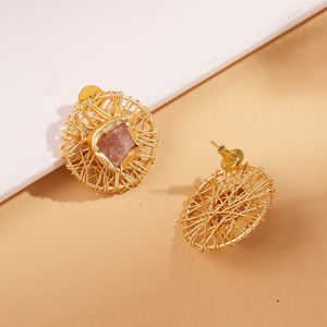 Pendientes de Botón con Forma de Luna de Latón Hechos a Mano con Piedra de Cuarzo, Estilo Étnico para Fiestas de Mujeres - Product Image 2