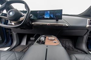 BMW iX xDrive50 2022 LIMPIO, DOBLE MOTOR ELÉCTRICO, TRACCIÓN EN LAS CUATRO RUEDAS, TRANSMISIÓN AUTOMÁTICA - Product Image 2