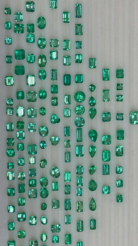 สีเขียว