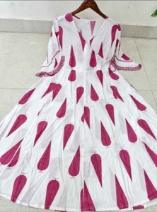 Robe en coton imprimé floral indien Hand Block nouvelle robe à la mode tenue d'été à la main tenue décontractée pour cadeau de mariage - Product Image 4