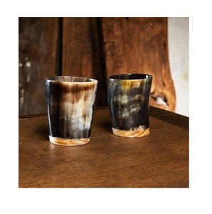 Verre à boire à corne véritable fait à la main Viking Horn Shot Verre à boire de vin et de bière médiéval à prix raisonnable - Product Image 1