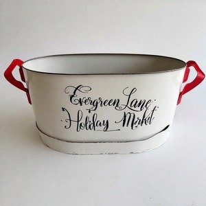 Jardinera Winterwood Star hecha de metal para sostener arreglos navideños y adornos de pino para entradas de temporada - Product Image 6