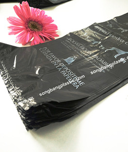 Bolsas de Basura y Desechos de Mascotas con Fuelle Lateral, Impresas con Logotipo y Color Personalizados, de PE Reciclable, para Uso en Tiendas y Embalaje - Product Image 3