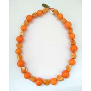 Exportador Indio de Collares de Resina con Joyería Artesanal Elegante Integrada para Compradores Internacionales Disponible en Grandes Cantidades - Product Image 2