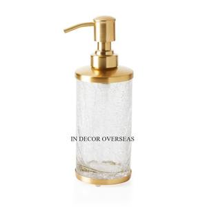 Distributeur de savon au look attrayant en verre transparent de qualité supérieure avec pompe en métal plaqué or et base de créateur floral au prix le plus bas - Product Image 2