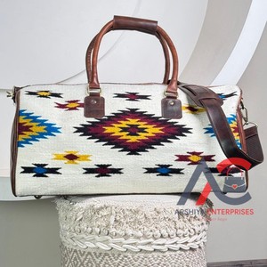 Fabricant de sacs polochons tendance en cuir aztèque à grande selle Sac de voyage en cuir véritable pour sacs de nuit de week-end unisexe - Product Image 1