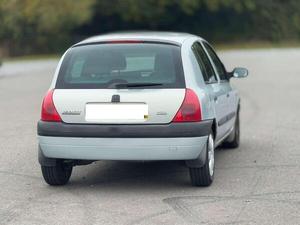 RENAULT CLIO 1.4 16V ETOILE 5DR D'OCCASION CÔTÉ GAUCHE/DROIT - Product Image 3