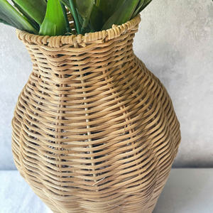 Elegante florero de mimbre tejido de estilo rural para la decoración del hogar - Product Image 4