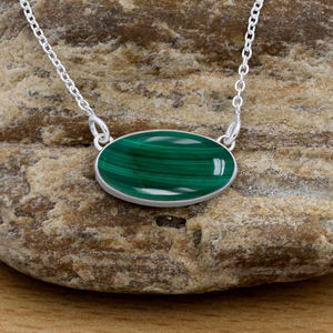Collar con Colgante de Malaquita Natural de Alta Venta, Plata de Ley 925, 8x16 mm, Ovalado, Hecho a Mano, Joyería Minimalista, Regalos para Mujer - Product Image 1